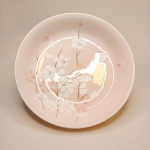 Ceramic dish with a beautiful Chinese floral design. 9" across.